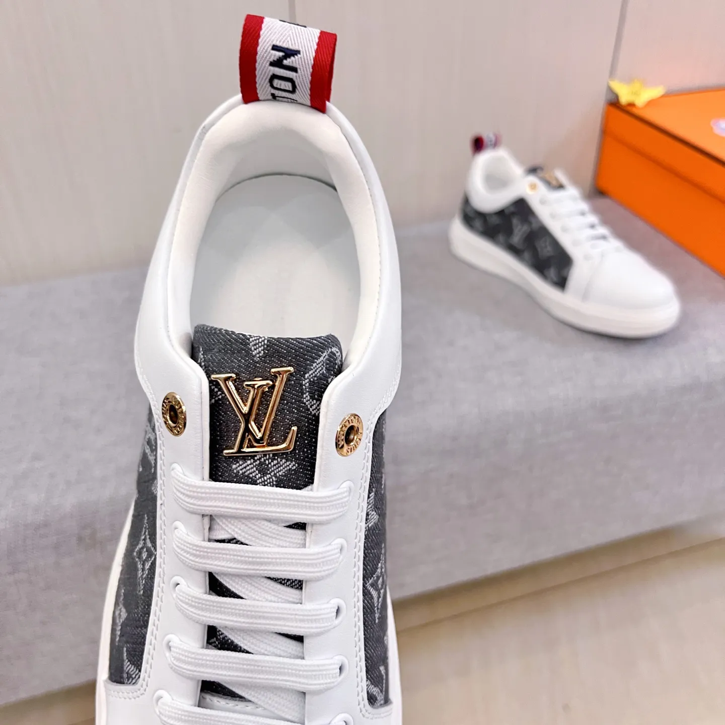 🚘🚘Factory batch 400💰[LV]🔥Louis Vuitton, high-end men's shoes brand, official website 1:1 latest masterpiece: the upper is made of first-layer cowhide imported from Italy with a comfortable and breathable lining➕original non-slip and wear-resistant outsole🔥, making walking more convenient and comfortable! An exclusive new model, a stunning work, a beautiful 1:1 replica [color] compared to the official quality! Create a fashionable personality to set off your uniqueness! A must-have for trendy men! Classic🔥Size: 38-44 Color: 🔥Multiple colors available🔥